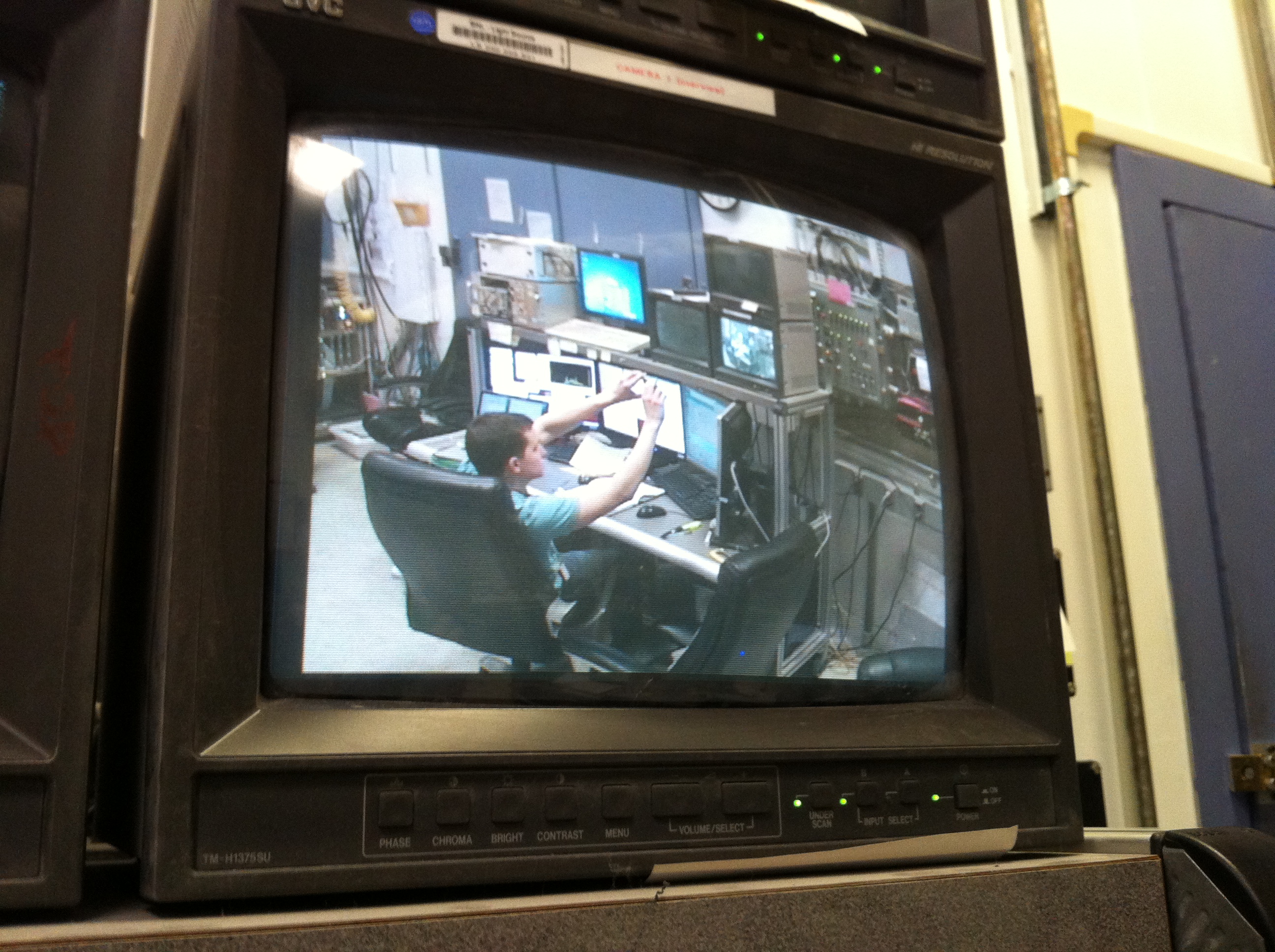 NSLS monitoring the experiment 2014